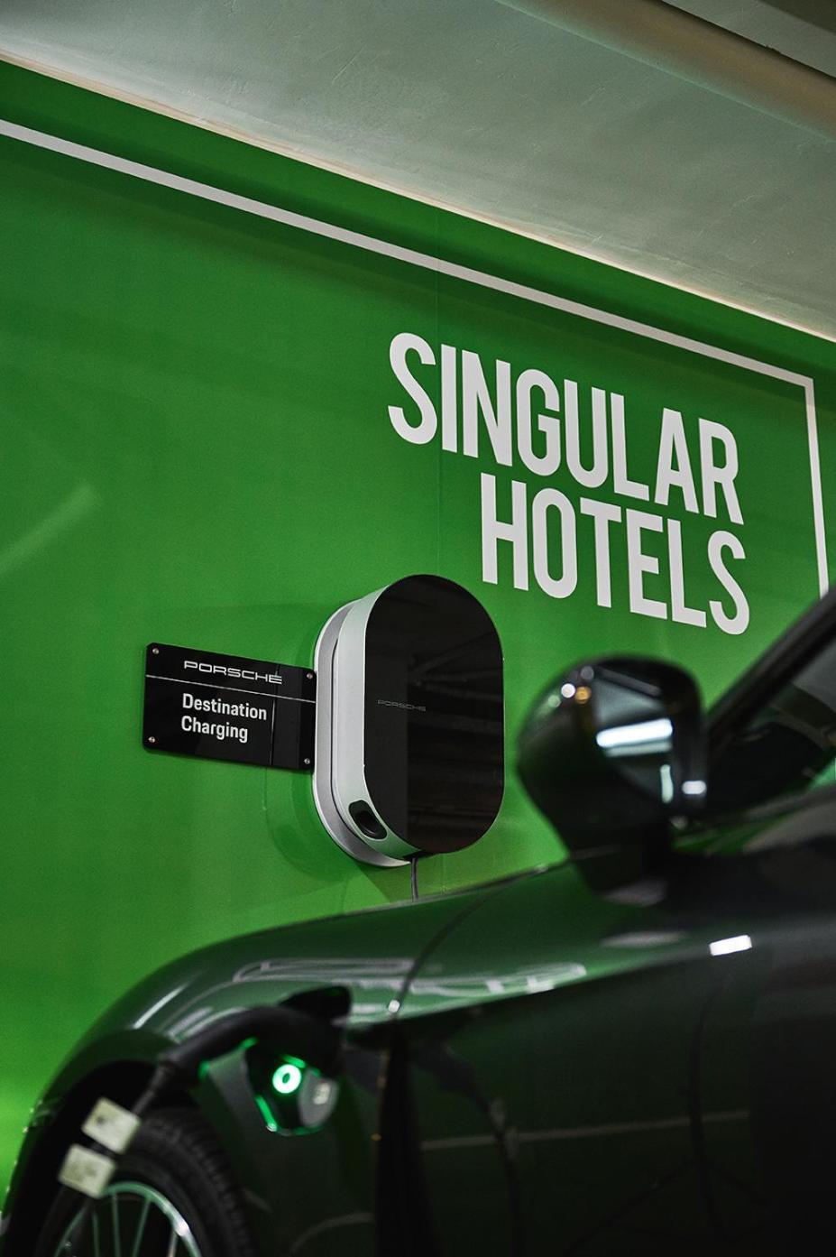 Hotel Sh Valencia Palace Exterior foto Porsche Destination Charging